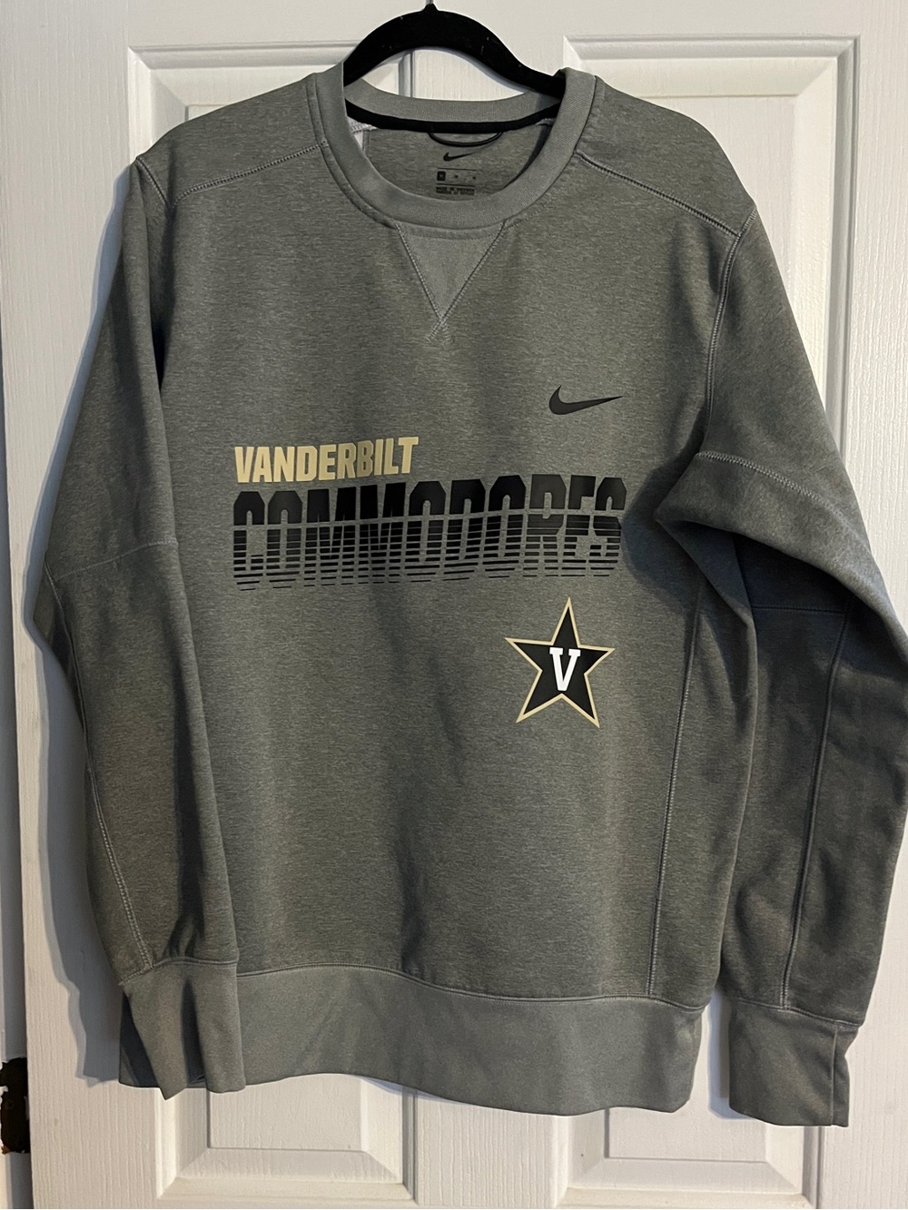 Nike Vanderbilt Commodores Gray Crewneck Sweatshirt men’s size medium